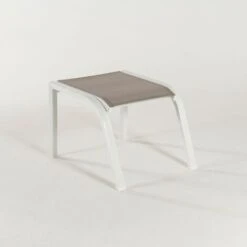 Reposapiés De Exterior Apilable, Medidas 57x52x45 Cm, Aluminio Blanco Y Textilene Taupé